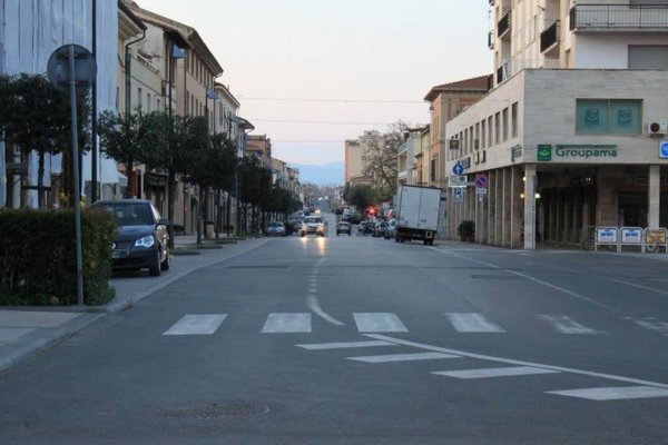 negozio in vendita a Cecina