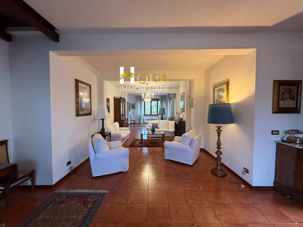 casa indipendente in vendita a Cecina