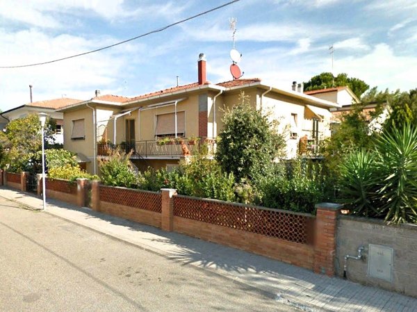 casa indipendente in vendita a Cecina