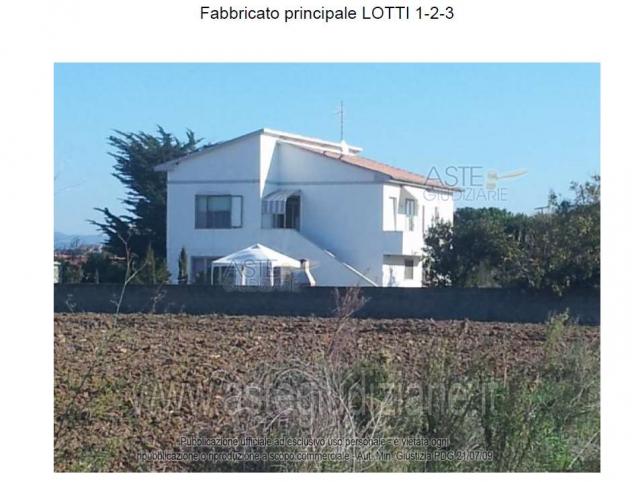 casa indipendente in vendita a Cecina