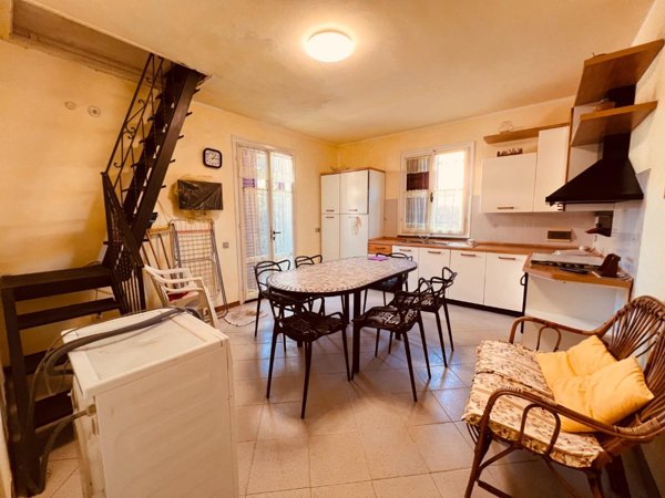 casa indipendente in vendita a Cecina