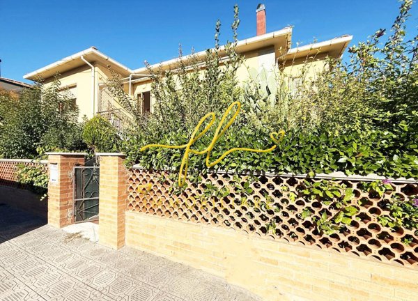 casa indipendente in vendita a Cecina