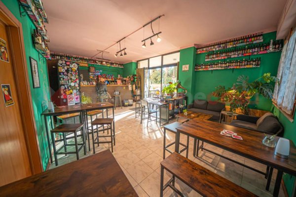 negozio in vendita a Cecina