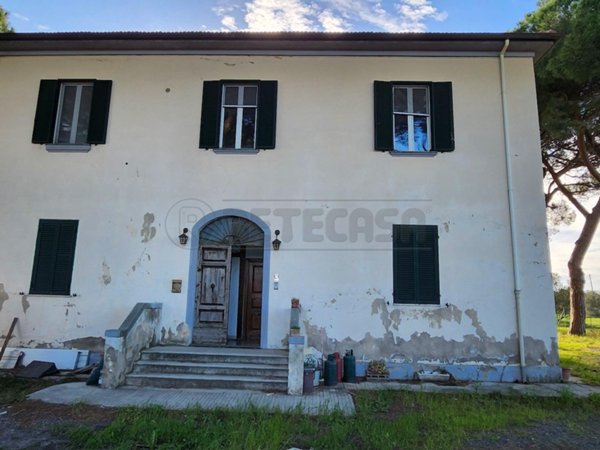 casa indipendente in vendita a Cecina