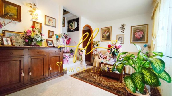 casa indipendente in vendita a Cecina