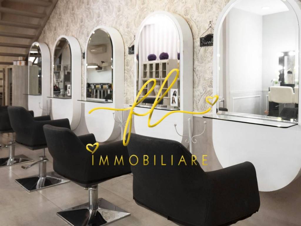 negozio in vendita a Cecina