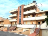 appartamento in vendita a Cecina