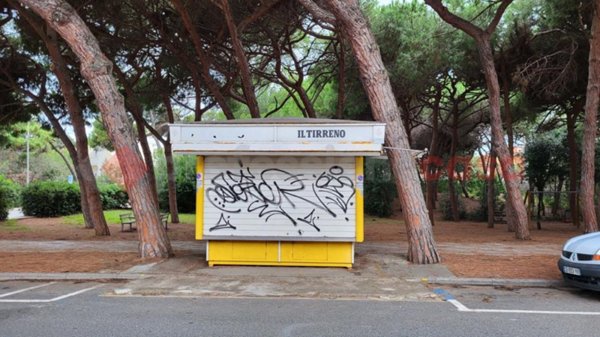 negozio in vendita a Cecina