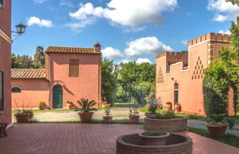 casa indipendente in vendita a Cecina