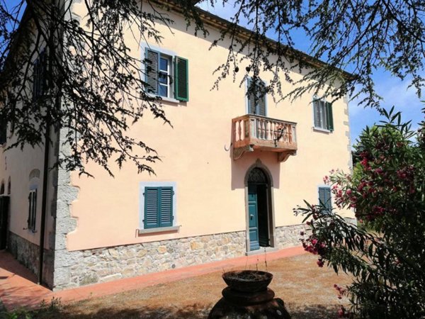 casa indipendente in vendita a Cecina