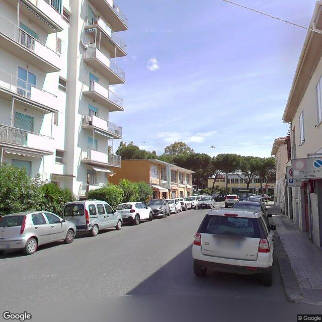 locale commerciale in vendita a Cecina