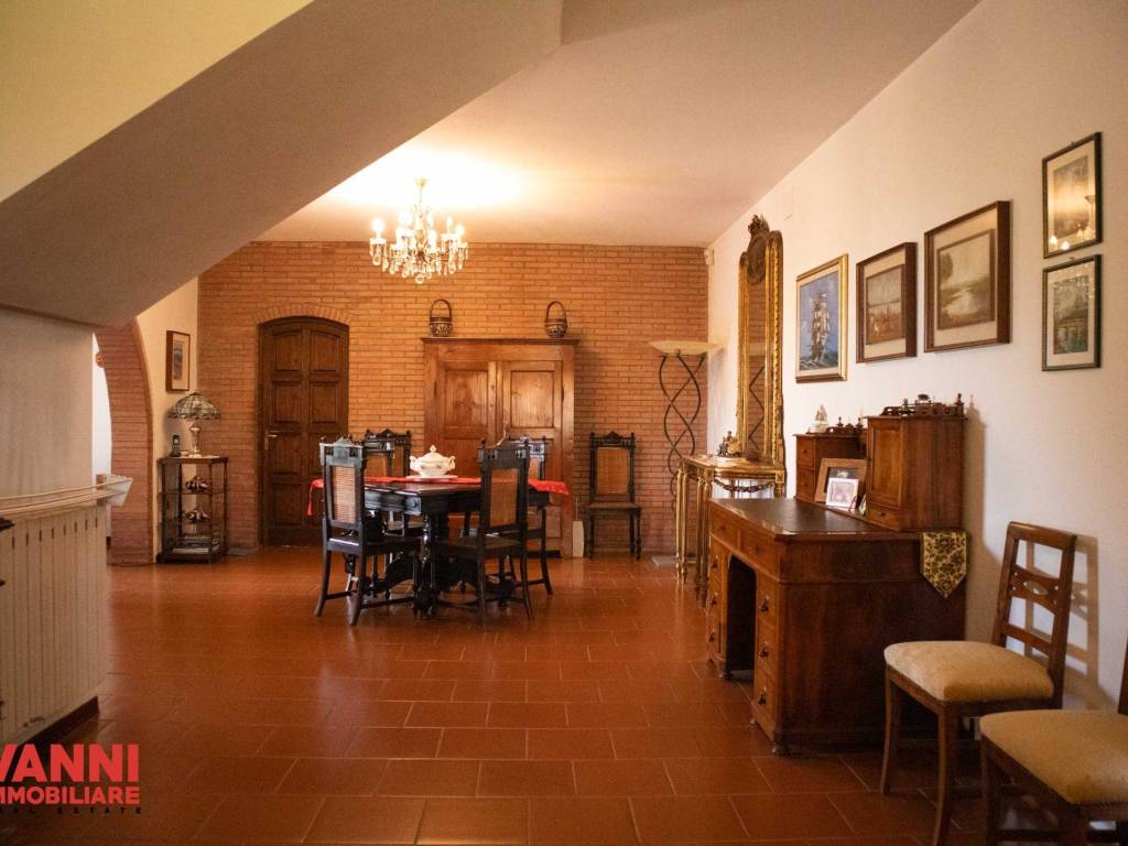 casa indipendente in vendita a Cecina