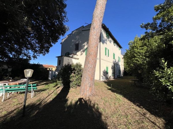 casa indipendente in vendita a Cecina