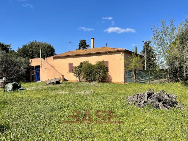 casa indipendente in vendita a Cecina