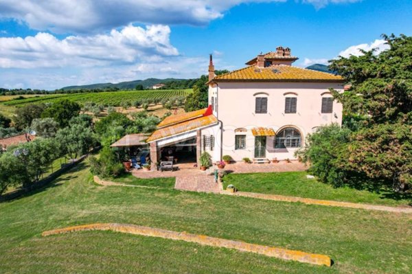 casa indipendente in vendita a Cecina