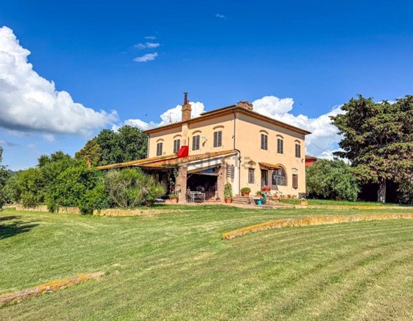 casa indipendente in vendita a Cecina