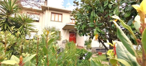 casa indipendente in vendita a Cecina