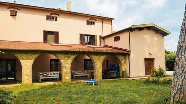 casale in vendita a Cecina