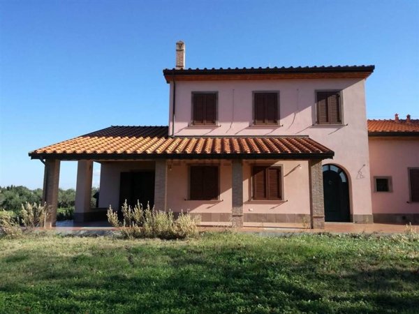 casa indipendente in vendita a Cecina