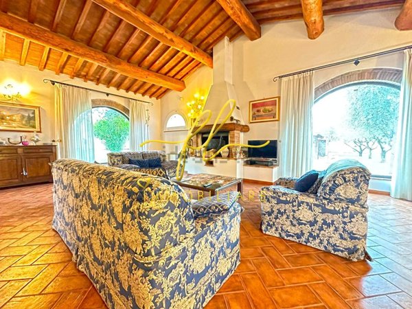 casa indipendente in vendita a Cecina