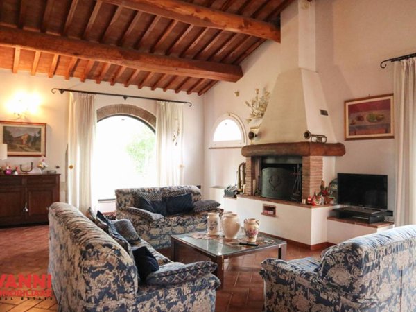 casa indipendente in vendita a Cecina