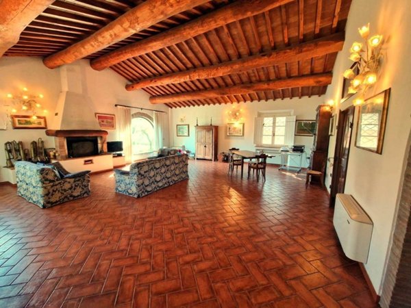 casa indipendente in vendita a Cecina