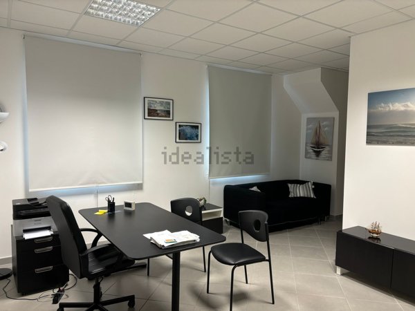 ufficio in vendita a Cecina
