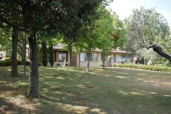 casa indipendente in vendita a Cecina