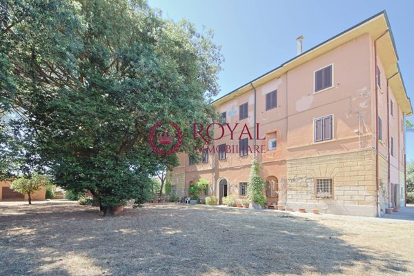 casa indipendente in vendita a Cecina