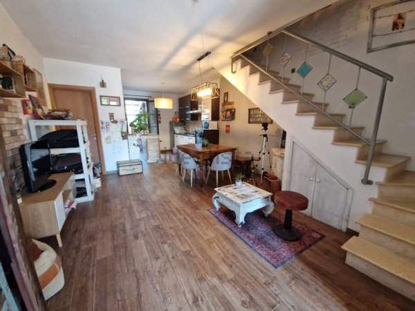 casa indipendente in vendita a Cecina