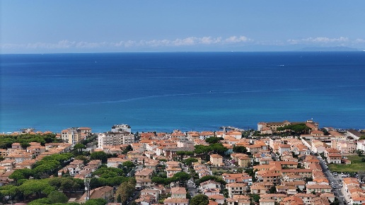 casa indipendente in vendita a Cecina