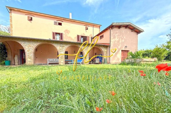 casa indipendente in vendita a Cecina