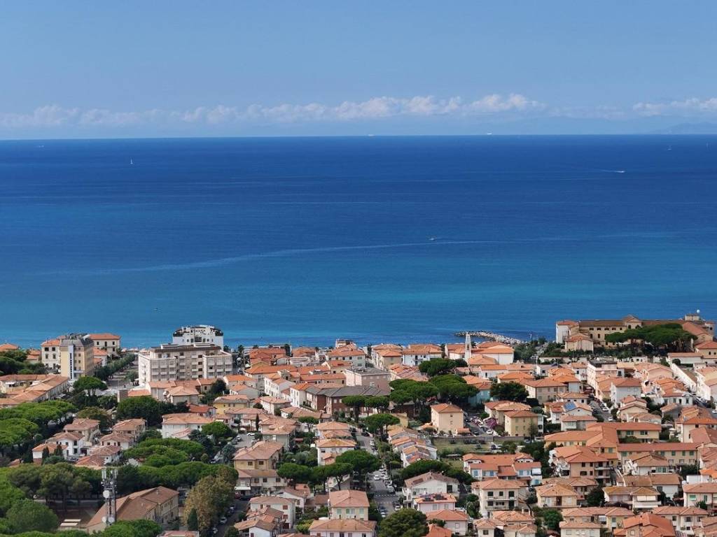 casa indipendente in vendita a Cecina