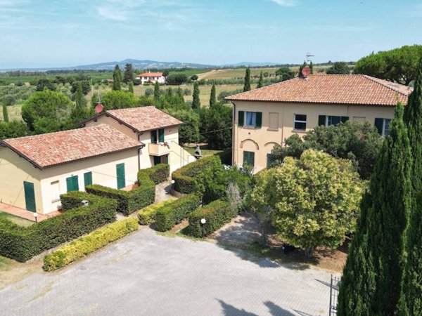 casa indipendente in vendita a Cecina