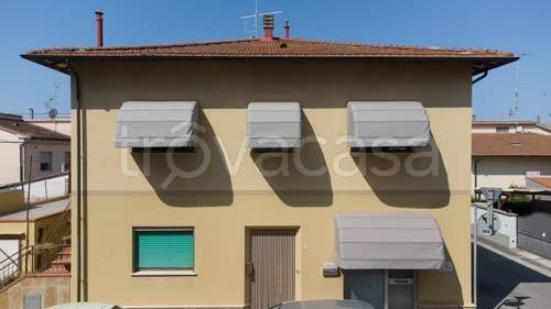 casa indipendente in vendita a Cecina