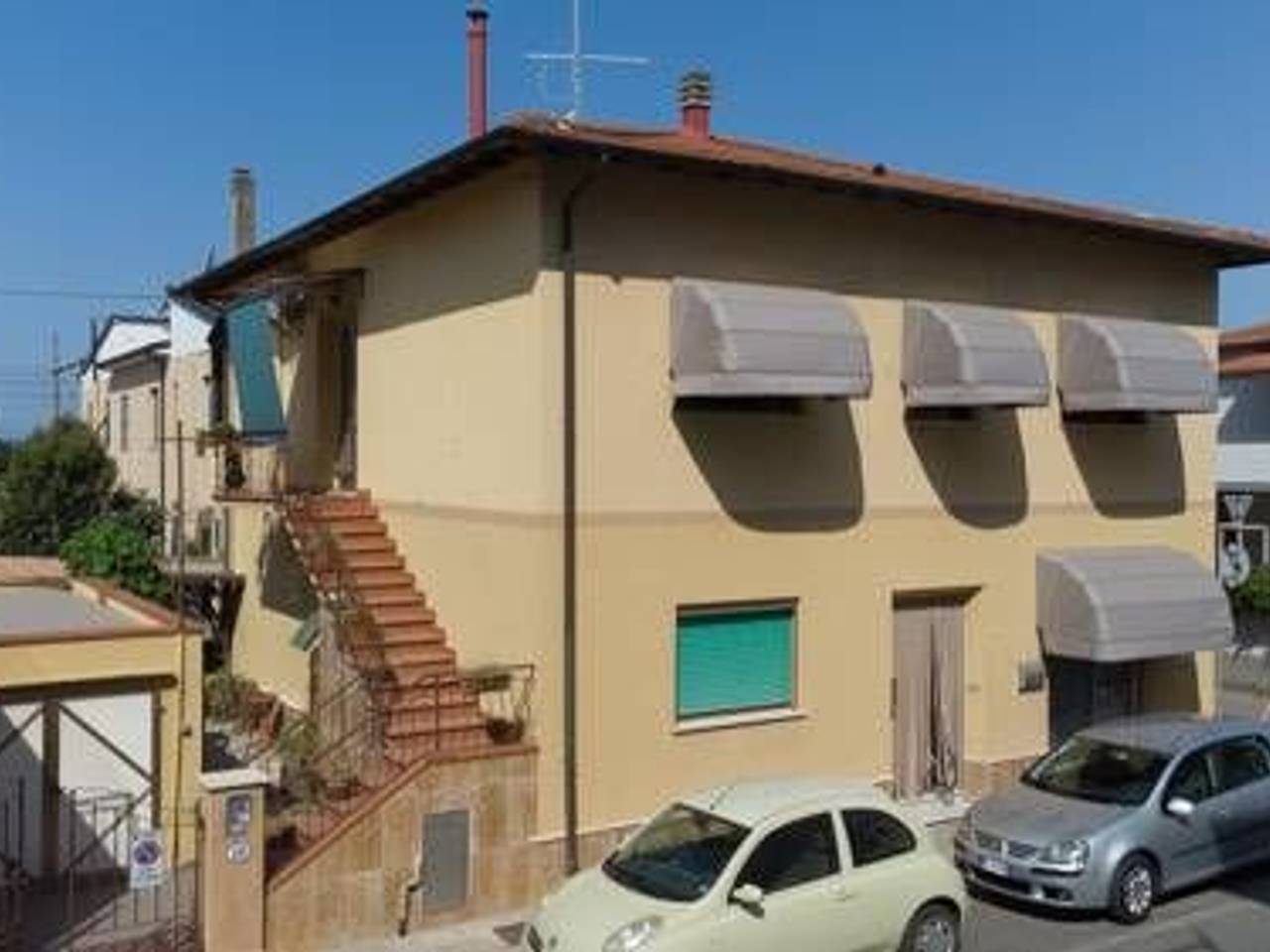 casa indipendente in vendita a Cecina