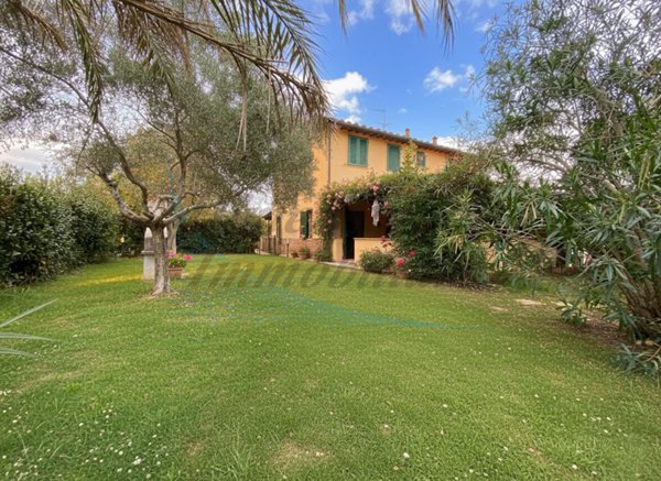 appartamento in vendita a Cecina