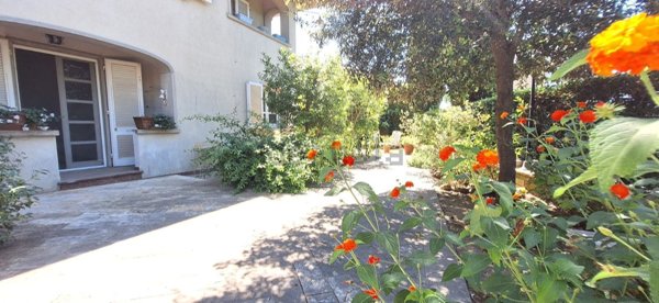 casa indipendente in vendita a Cecina