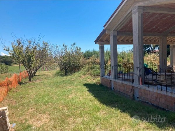 casa indipendente in vendita a Cecina