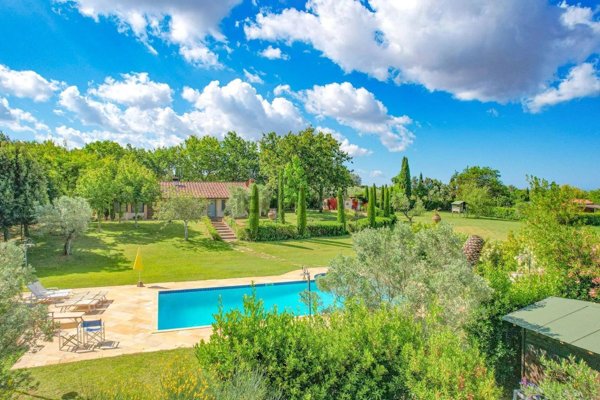 casa indipendente in vendita a Cecina