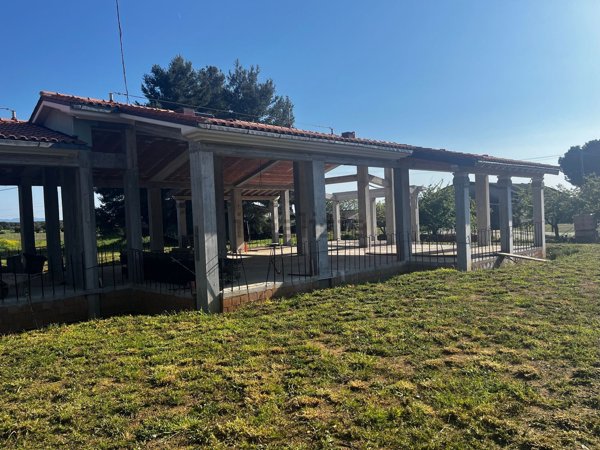 casa indipendente in vendita a Cecina