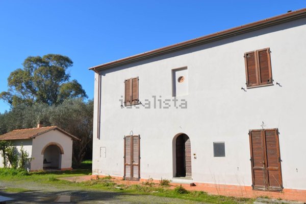 casa indipendente in vendita a Cecina