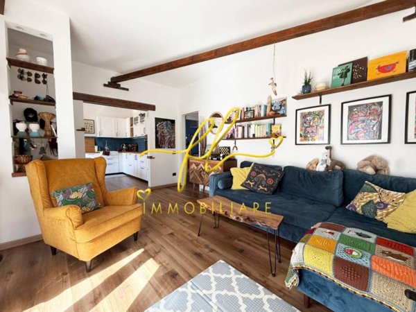 casa indipendente in vendita a Cecina