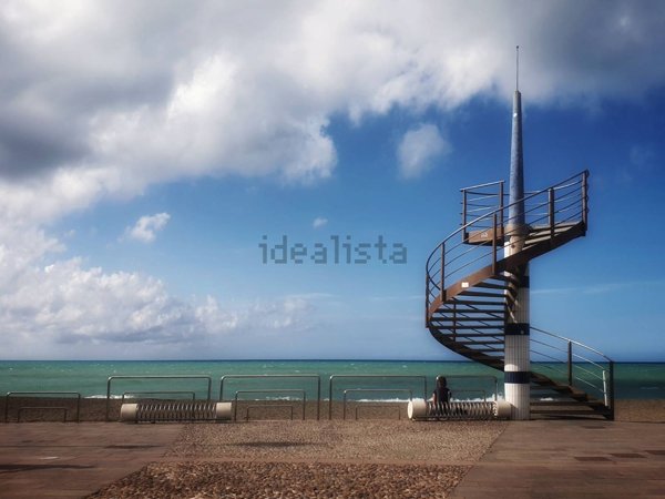 locale di sgombero in vendita a Cecina