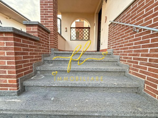 casa indipendente in vendita a Cecina