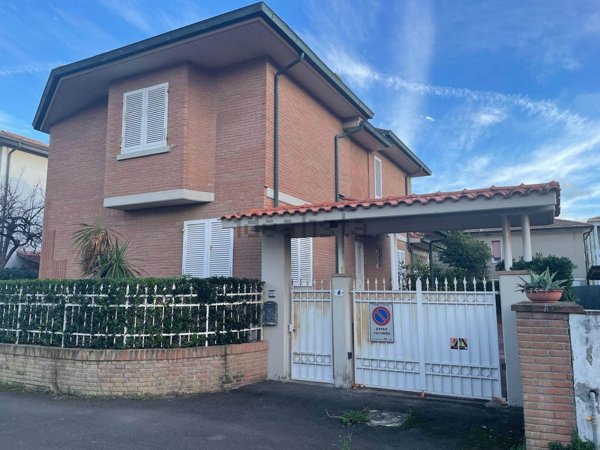 appartamento in vendita a Cecina