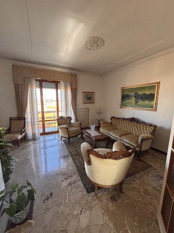 appartamento in vendita a Cecina