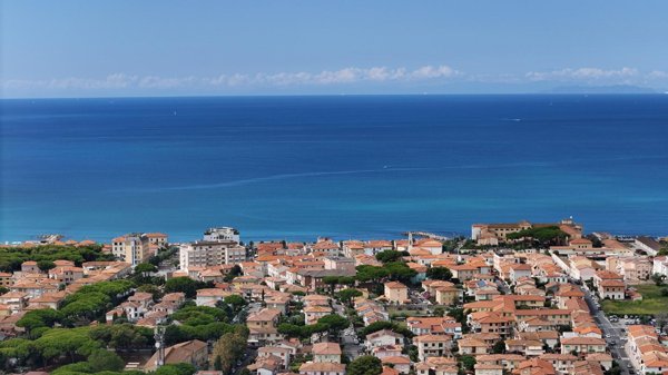 casa indipendente in vendita a Cecina