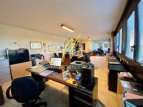 ufficio in vendita a Cecina
