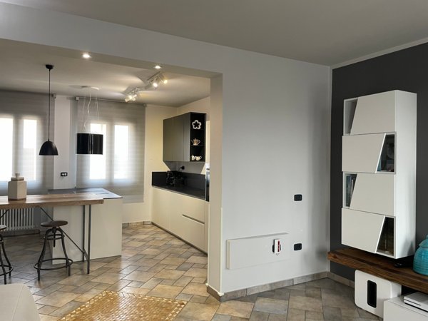 casa indipendente in vendita a Cecina